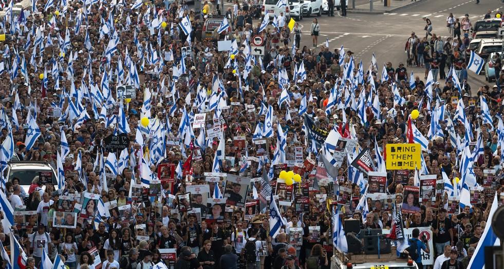 Demonstrators led by the families of hostages marched from Tel Aviv to Jerusalem